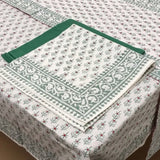 Holiday Winter Berry Tablecloth Round 85”
