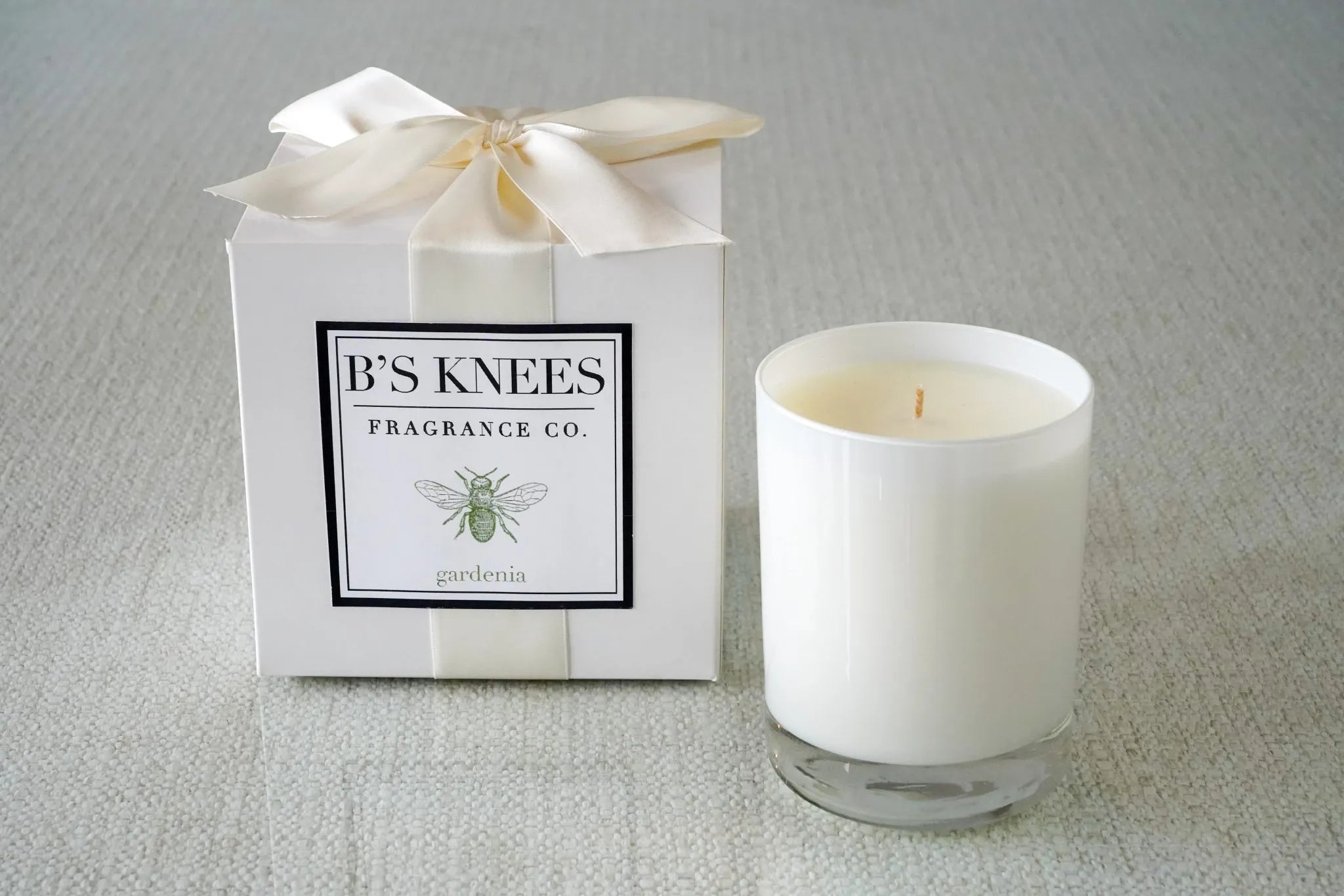 B’s Knees 1 Wick White Glass Candle