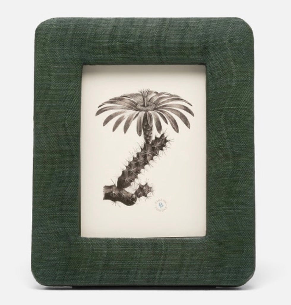 Halle Frame