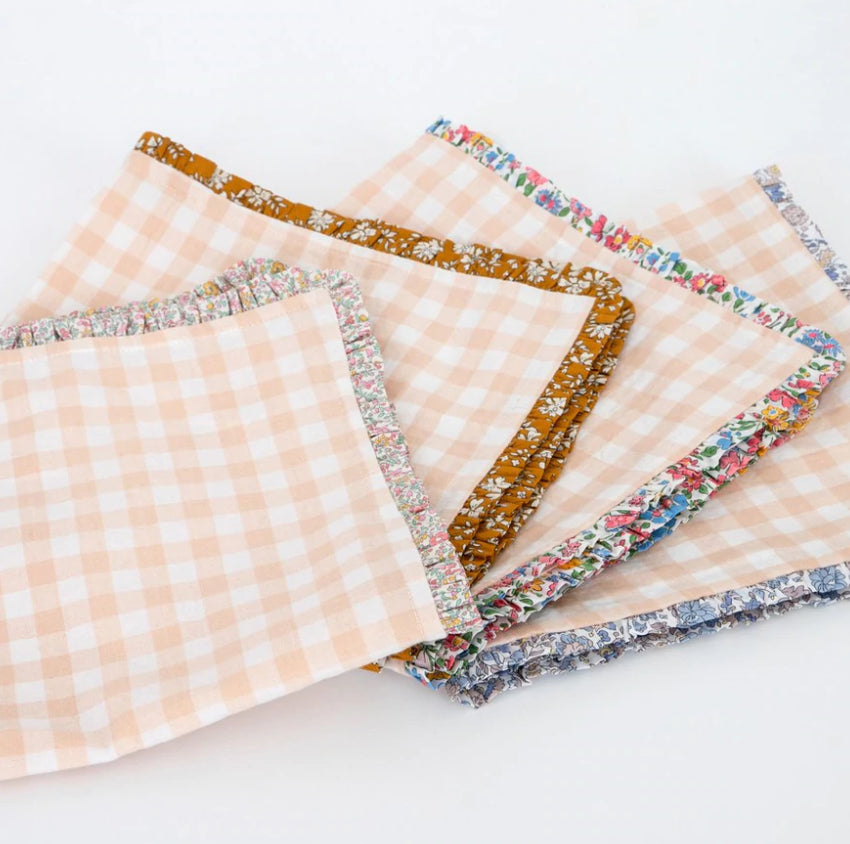 Ruffle Edge Fabric Napkins-4
